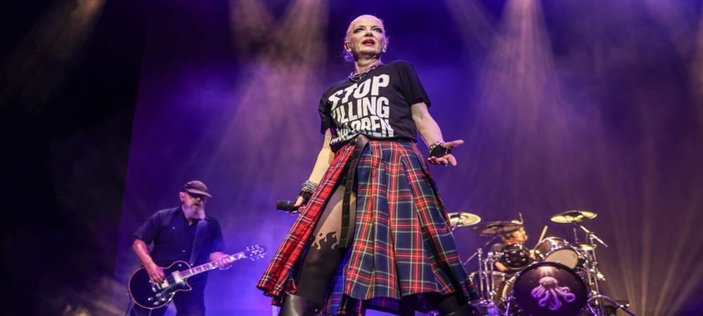 Garbage’dan Türkiye’de Unutulmaz Gece: “The World Is Not Enough” Yıllar Sonra İlk Kez Canlı Seslendirildi