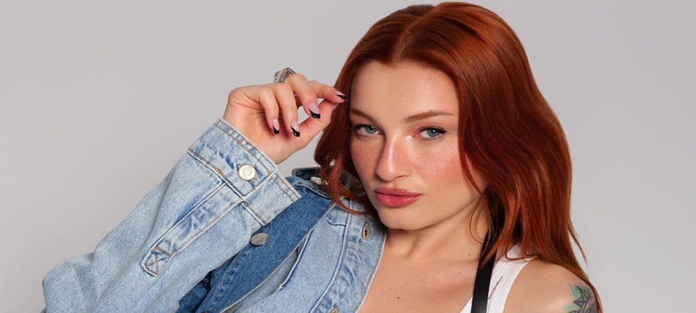 GÜLİZ AYLA'dan özgür ve filtresiz yeni tekli 