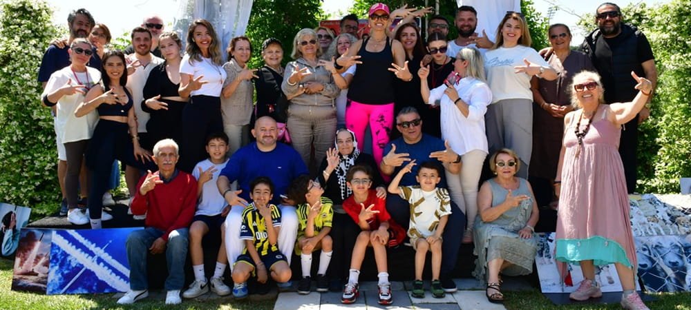 TUĞBA ÖZAY’DAN GELENEKSEL BULUŞMA: 